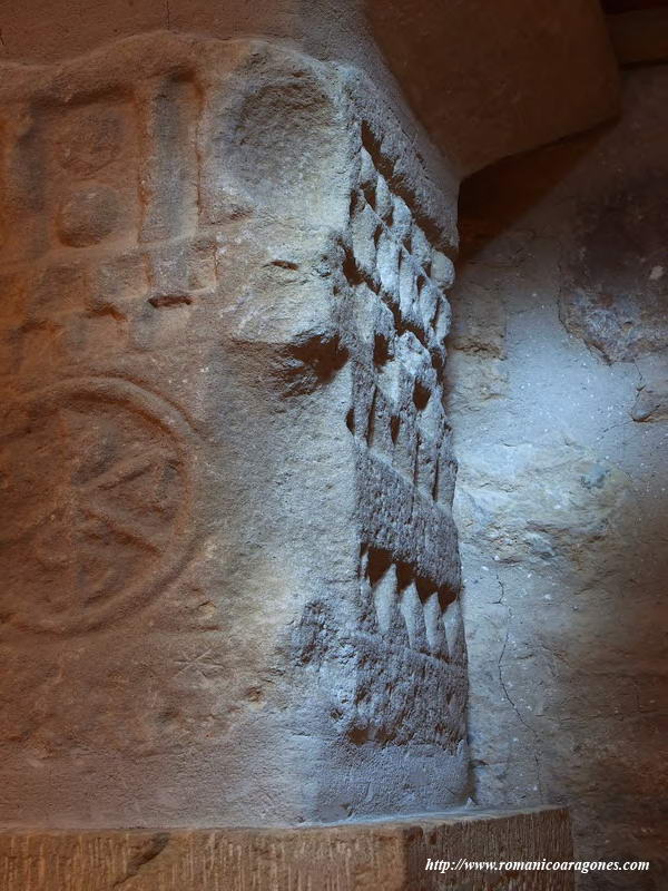 SOPORTE DEL SAGRARIO: LATERAL NORTE.